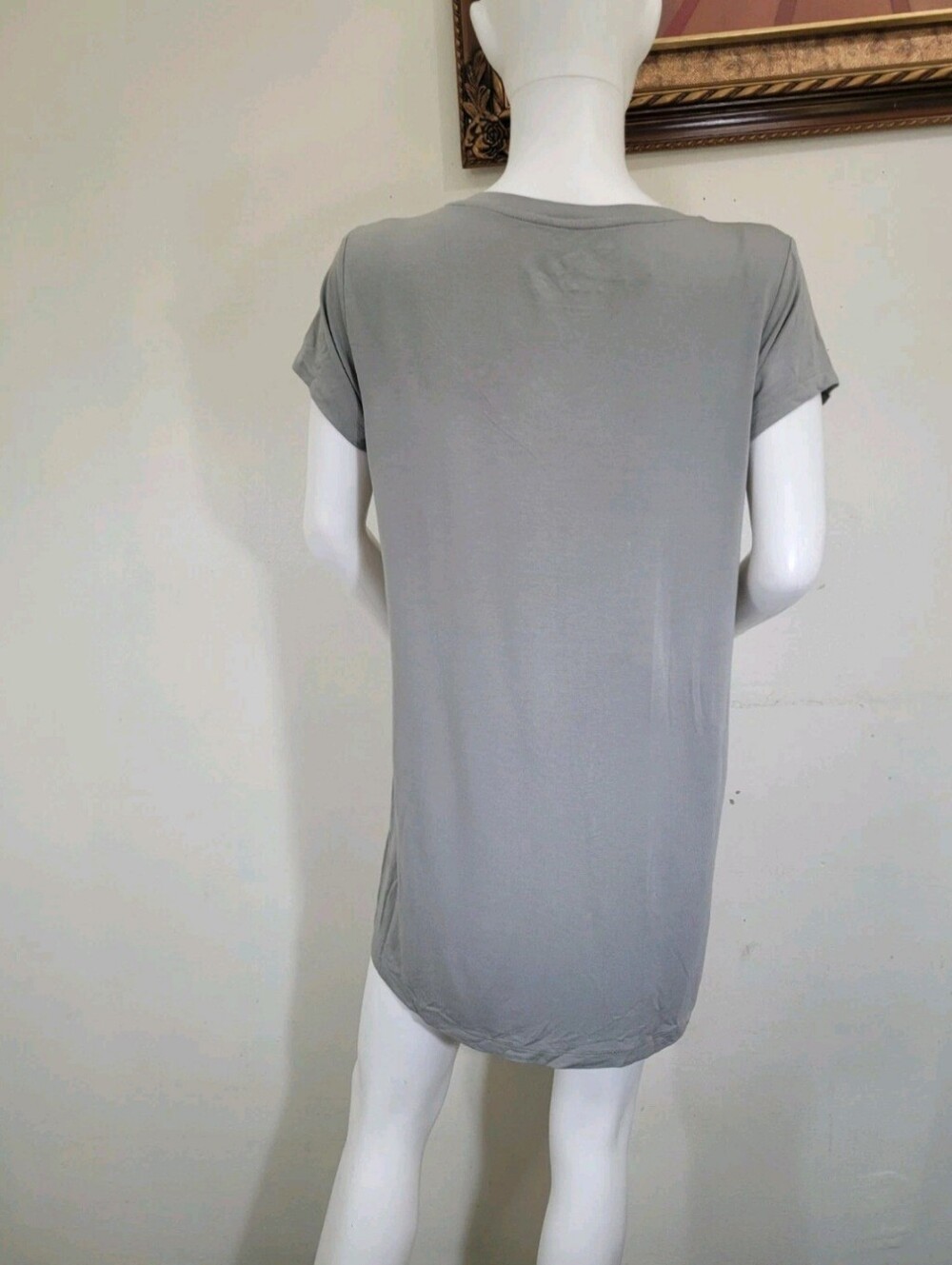 Sahalie Women’s Size L Embroidered Floral V-Neck Tunic Top Short Sleeve Size 48 - Picture 6 of 11